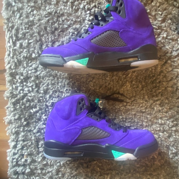 Jordan 5 Alternate Grape Retro - Picture 7 of 10